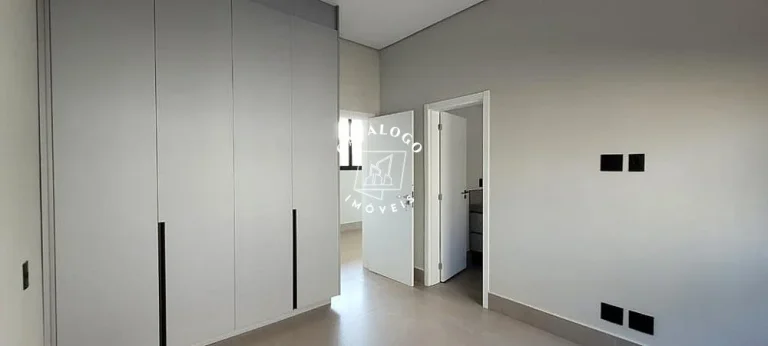 Imagem Casa em Condomínio a Venda no bairro Residencial e Empresarial Alphaville - Ribeirão Preto, SP