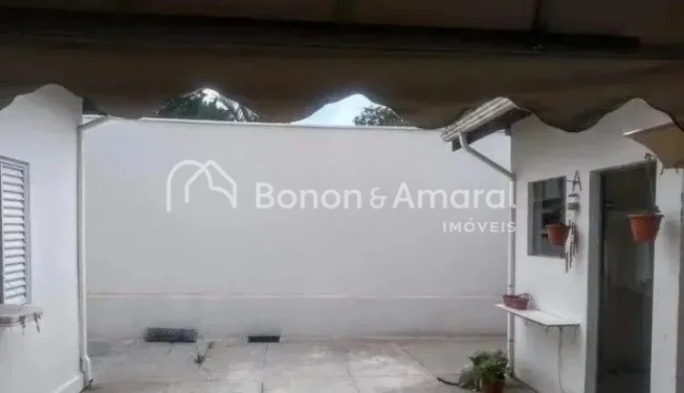 Imagem Terreno com duas casas construídas, ideal para morar e empreender. A casa frontal possui 45,69 m² ...