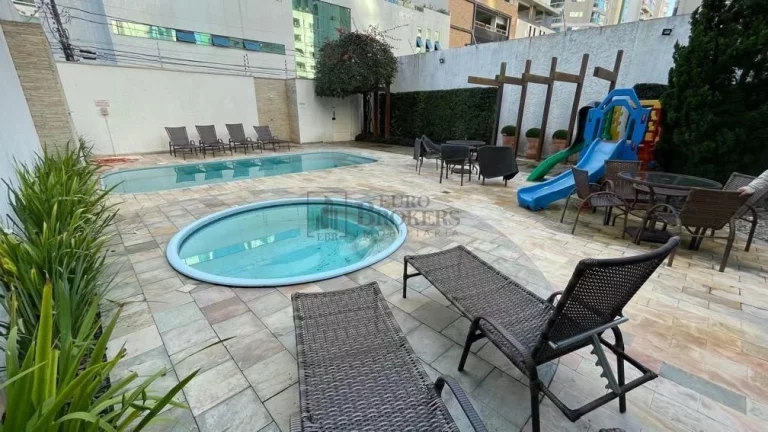 Imagem Apartamento com 03 dormitórios à venda no Centro de Balneário Camboriú/SC