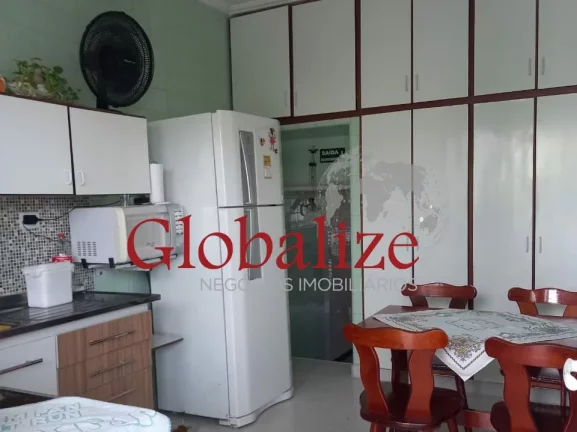 Imagem Sobrado à venda com 3 dormitórios e 2 vagas no bairro do Gonzaga em Santos por R$ 1.100.000,00