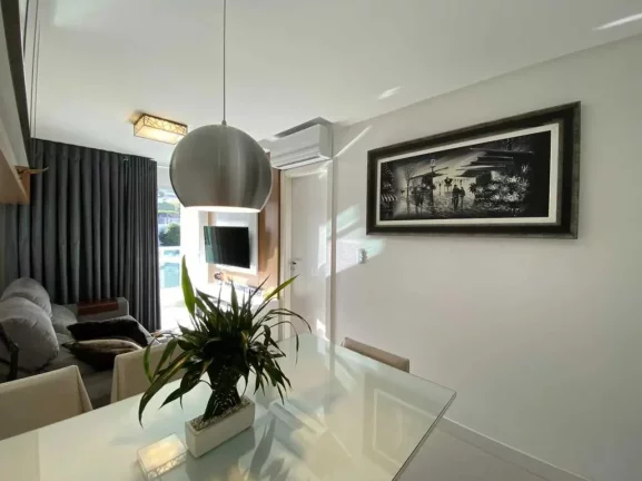 Imagem Apartamento mobiliado com 1 dormitório e 1 vaga de garagem no bairro Ariribá em Balneário Camboriú