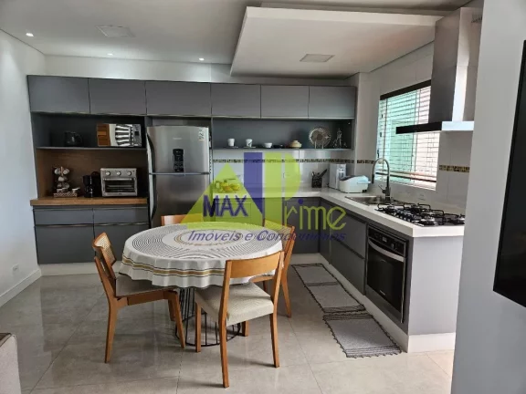 Imagem SOBRADO EM CONDOMÍNIO FECHADO/02 DORMITÓRIOS/QUINTAL/01 VAGA COBERTA E LIVRE