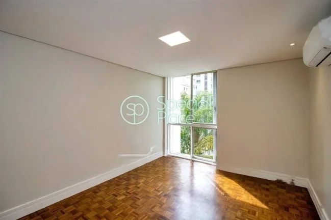 Imagem Apartamento com 183m², planta bem distribuída e pronto para morar em localização privilegiada. R...
