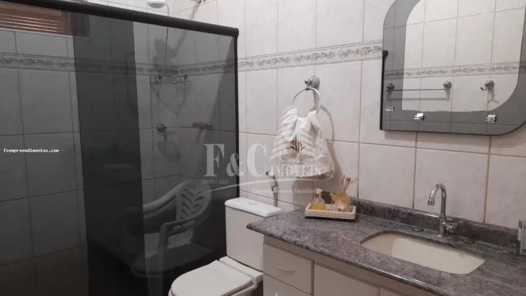 Imagem Chácara para Venda em Limeira, Rodovia Anhanguera, 3 dormitórios, 2 suítes, 1 banheiro, 5 vagas