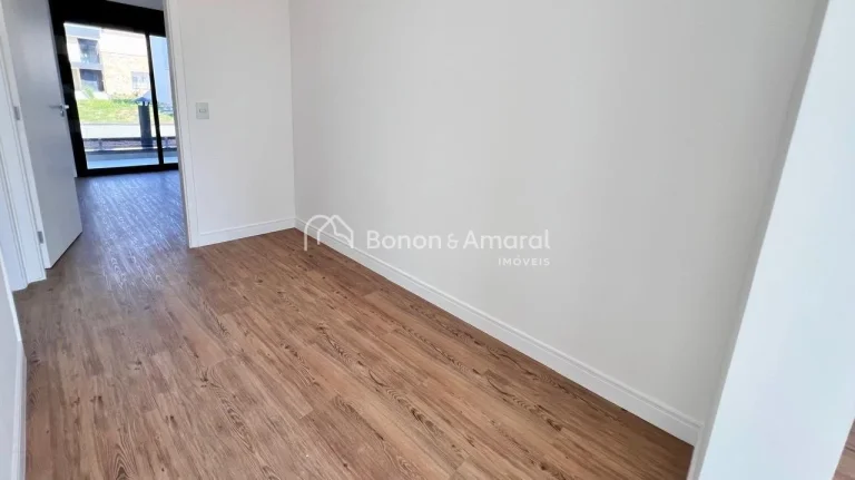 Imagem Linda e moderna casa à venda no Residencial Mont'Alcino. Recém construída. Ambientes amplos, arej...