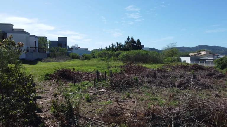 Imagem Terrenos 687m² no Ambrósio, Garopaba. 5 min do mar. Matrícula e viabilidade. Oportunidade!