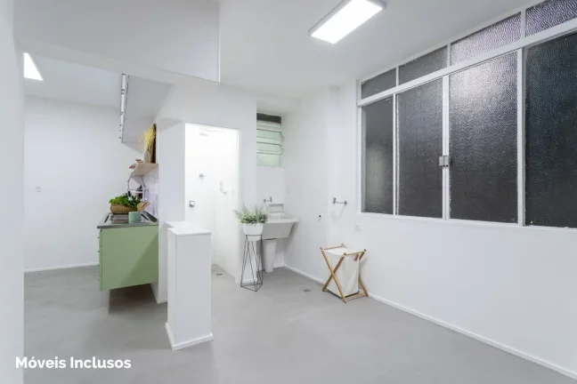 Imagem Apartamento 129M² Reformado, 3Q, 1 Suíte, 2 Banheiros, 1 Vaga, Varanda, Portaria 24h, Sol da Tarde.