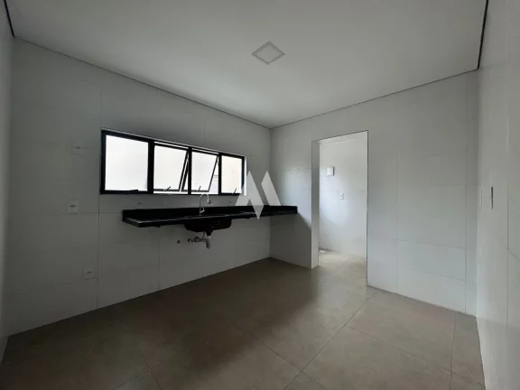 Imagem Casa Triplex Geminada - 134m² ,Arquitetura Moderna, Conforto Excepcional e na melhor localização da Praia da Enseada.