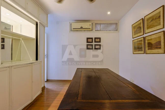 Imagem Apartamento à venda em Copacabana, 4quartos, 244m2, 1vg, Pça Eugenio Jardim
