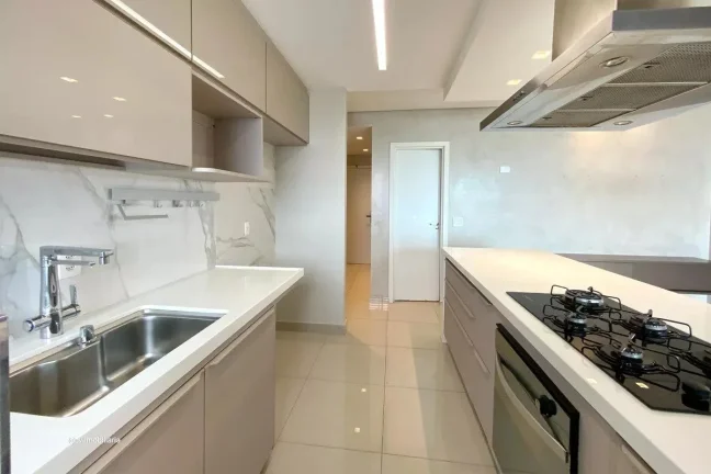Imagem Planta de 3 quartos revertida em 2 suítes e sala ampliada com definitiva de toda a cidade, sol da m...