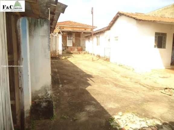 Imagem Terreno para Venda em Limeira, Vila Queiroz, 1 dormitório, 1 banheiro, 1 vaga