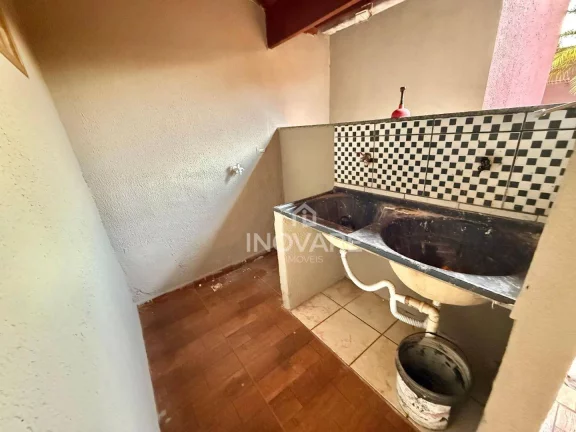 Imagem Casa com 2 dormitórios para alugar, 100 m² por R$ 1.500,00/mês - Setor Santa Inês - Itumbiara/GO