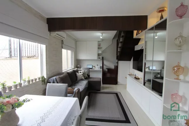 Apto duplex de 02 dorm. na Rua dos Andradas, Centro Histórico, Porto Alegre/RS. - AP2729