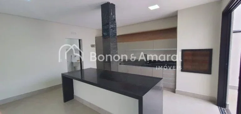 Imagem Excelente casa térrea em condomínio fechado com 234 m² construídos em terreno de 390 m². Condom...