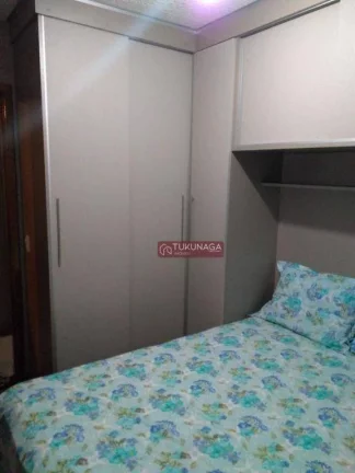 Imagem Linda cobertura em Guarulhos, com 2 dormitórios, sala com sacada, 2 banheiros, cozinha espaçosa com planejado e balcão americano de granito e uma área