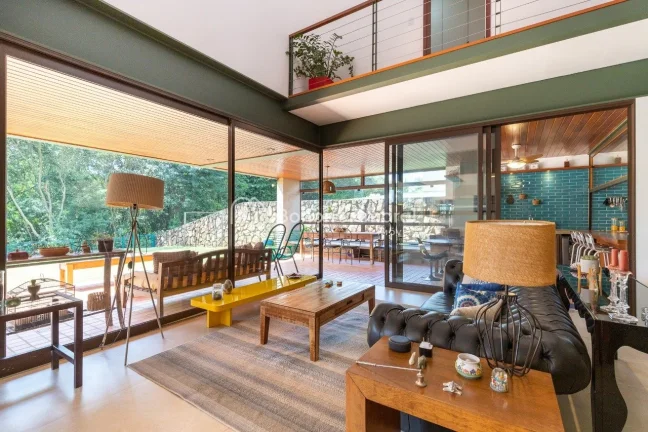 Imagem Casa Locação Condomínio Mont Blanc - Região Alphaville

Casa com 433m2 área construída e 702m2...