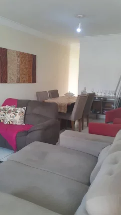 Imagem Casa com 3 dormitórios à venda no bairro Jambeiro