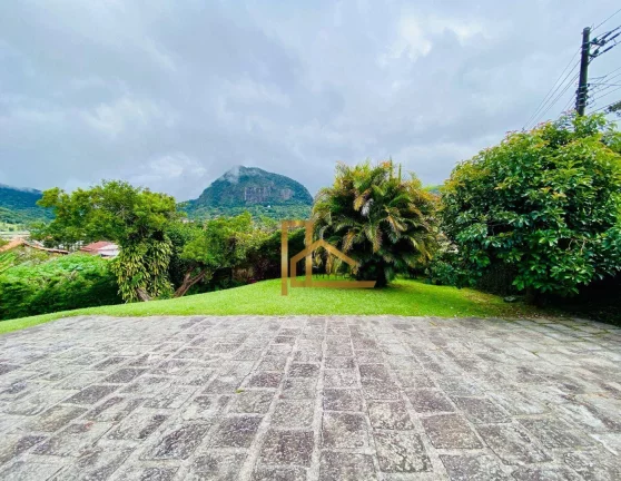 Imagem Casa principal linear 3 quartos sendo 1 suíte à venda, 230 m² - 3 min da feirinha do Alto - Teresópolis/RJ
