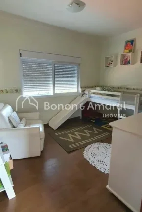 Imagem Descubra o lar perfeito para a sua família nesta linda casa que une sofisticação e praticidade!

...