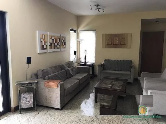 Imagem Linda Casa de 4 dormitórios, 2 suítes, 4 vagas, piscina em condomínio