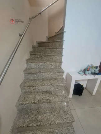Imagem Sobrado a venda na Vila Zelina, a 9 minutos a p?(C) do Metrô Vila Prudente. 3 dormitórios, 1 com closet, 2 vagas de garagem cobertas, portão automático.