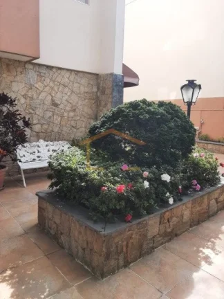 Imagem Apartamento com 79 m² de área útil. Dispõe de 2 dormitórios, com armários embutidos, sala para...