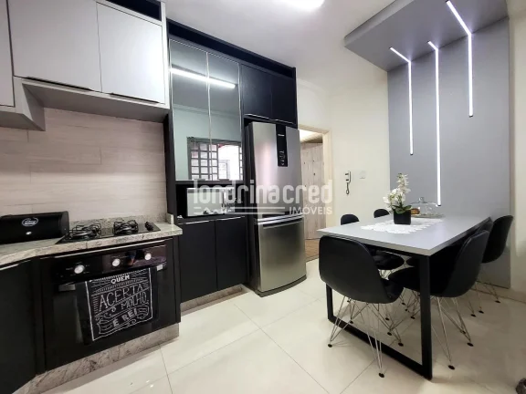 Imagem Excelente casa na Zona Norte de Londrina com 3 dormitórios (1 suíte), edícula, área gourmet, 3 vagas, ar-condicionado, câmeras e portão eletrônico!