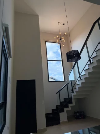Imagem Casa à venda ou para alugar com 3 quartos, sendo 1 suíte, no condomínio Marchant Buarque, Atibaia - SP