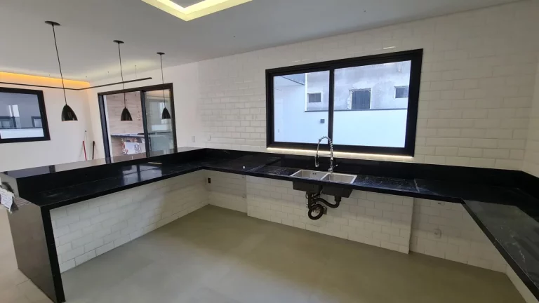 Imagem Casa com 3 dormitórios à venda, 260 m² por R$ 1.500.000,00 - Recanto dos Eucaliptos - São José dos Campos/SP
