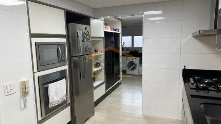 Imagem Apartamento 190m², 3 dormitórios, sendo 3 suítes com ar condicionado, sendo a suíte do casal equ...