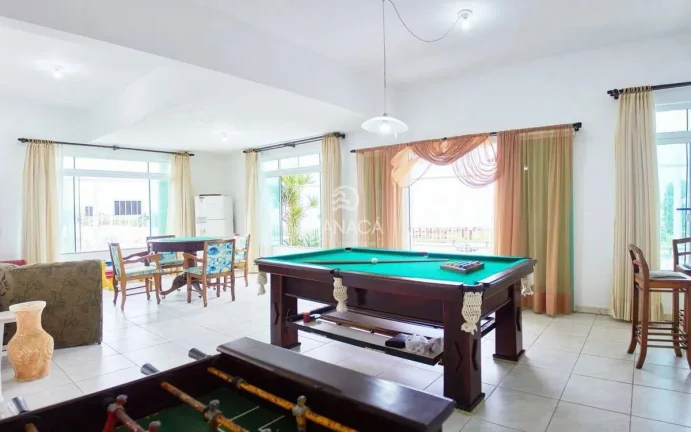 Imagem Casa alto padrão, beira mar, com 340m², 5 quartos com suíte em Balneário Piçarras - SC
