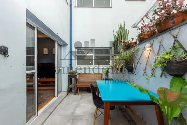 Imagem Apartamento Garden de 64,5m², em predinho restaurado na melhor localização de Pinheiros.