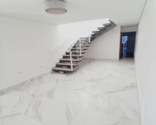 Imagem Casa estilo sobrado para alugar ao lado do Shopping Raposo
