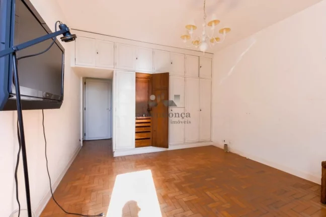 Imagem Apartamento 3 quartos, 1 suite, 2 vagas, 274 m2 varanda, para modernizar