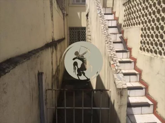 Imagem SOBRADO COMERCIAL EM ÓTIMA LOCALIZAÇÃO, SERVE PARA COMERCIO OU RESIDENCIA , PRECISA DE REPAROS, E...