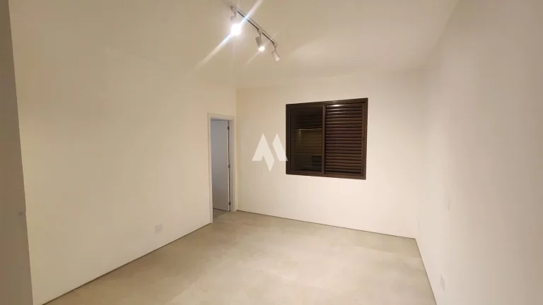Imagem Apartamento de Luxo no Boqueirão – 4 Dormitórios a 3 Quadras da Praia!