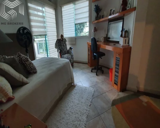 Imagem Casa em Condomínio de Alto Padrão no Recreio dos Bandeirantes, RJ: 3 suítes, 4 vagas, 558m² de luxo! Pfoximo a Praia