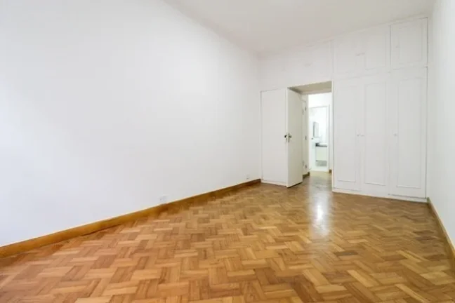 Imagem Apartamento 140M², 3Q, 1 Suíte, 2 Banheiros, 1 Vaga, Academia, Armários.