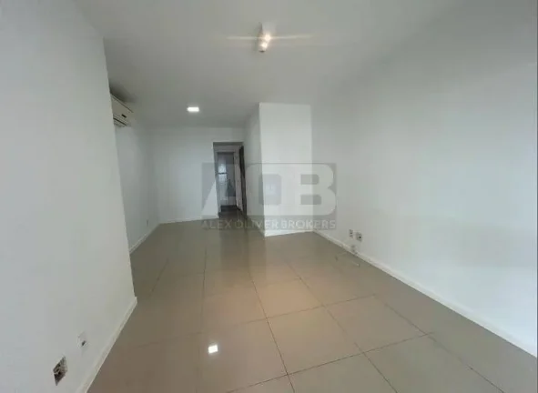 Imagem Apartamento à venda na Barra da Tijuca, 140m2, 4Qtos, 2vgas, Quadra d Praia