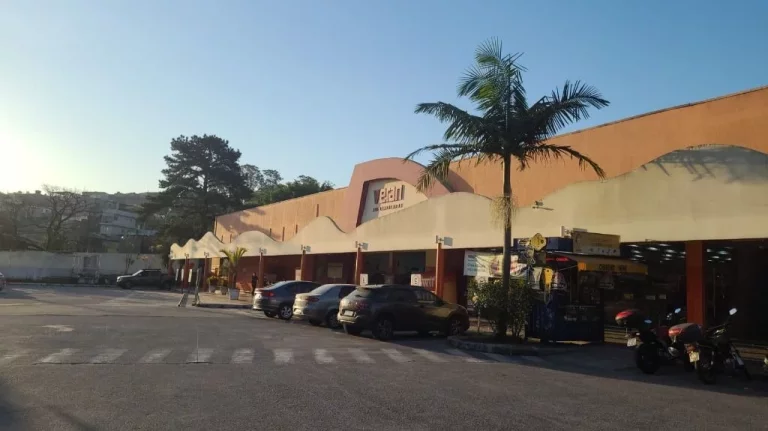 Imagem Box/Garagem para alugar por R$ 2.400,00/mês - Jardim São João - Ferraz de Vasconcelos/SP