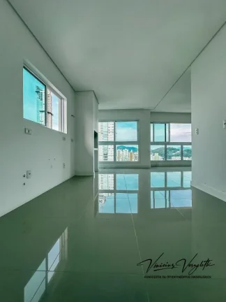 Imagem Apartamento 4 ou + dormitórios para Venda em Balneário Camboriú / SC no bairro Pioneiros