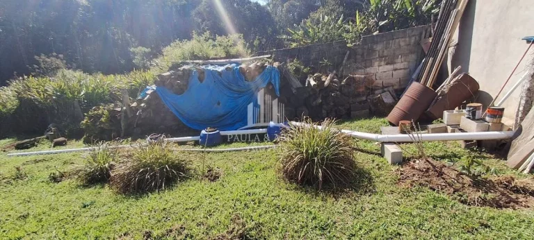 Imagem Chácara com 4 Quartos, 2 Banheiros, Área para Churrasco Grande, Piscina, Lago com Peixes, Estacionamento para 25 carros, Córrego nos fundos, espaço para fazer campo, no Rio Grande da Serra-SP