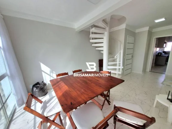 Imagem PITANGUEIRAS MARAVILHOSA COBERTURA DUPLEX COM 189 M² ÚTEIS, TOTALMENTE REFORMADA E DECORADA , 02 VAGAS DE GARAGEM NO PRÉDIO, LAZER.