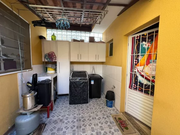 Imagem Sobrado com 4 dormitórios à venda, 154 m² por R$ 899.000,00 - Colônia - Jundiaí/SP