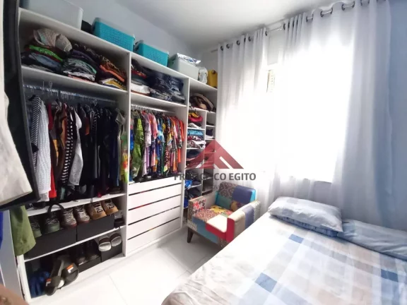Imagem Apartamento com sala 02 quartos em excelente localização em icarai,proximo a todo comercio da região,condução na porta,rua tranquila