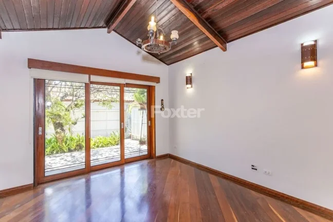 Imagem Casa Brooklin - 402M², 4 Dorms, 2 Suítes, 4 Vagas, Piscina Aquecida, Churrasqueira, Chuveiro a Gás, Lareira, Pomar, Jardim.