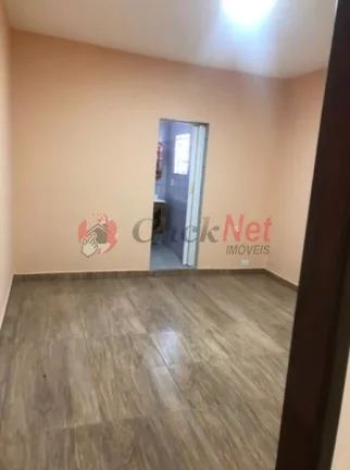 Imagem Casa recém reformada localizada no bairro Jardim Alvorada, Santo André com 4 dormitórios, sendo 1 suíte, 1 vaga e uma edícula, 138,98m².