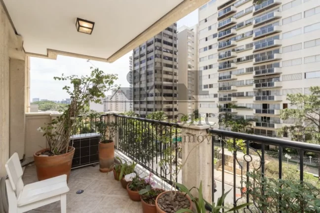 Imagem Apartamento em Perdizes com 4 quartos (3 sui­tes) e 3 vagas, 143m².