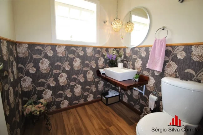 Imagem Casa com 3 Quartos à Venda, 272,00 m² VILA TELMA, Centro Campos do Jordão.