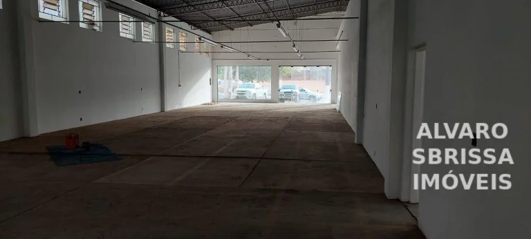 Imagem Galpão comercial com 700 m2 mais 200 m2 no subsolo para locação no B São Luíz em Itu SP localização perfeita para comércios em geral ou igrejas